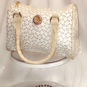 Tiny hand bag. By Jacqueline Peppa